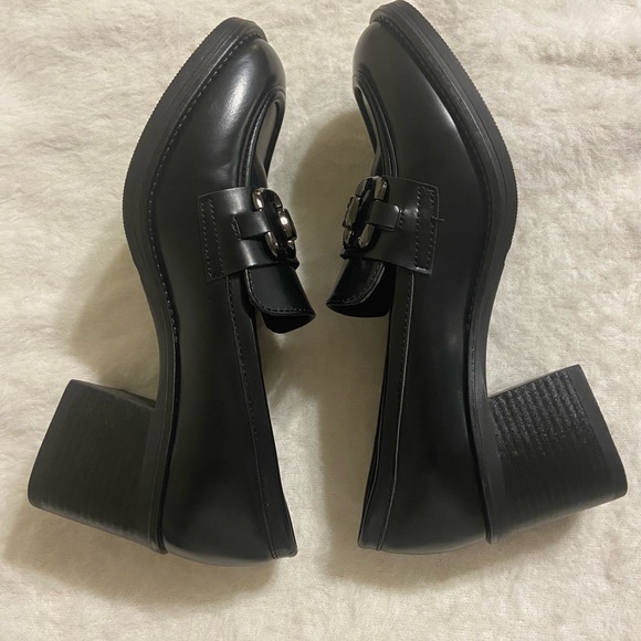 Elegant Black Women's Loafers - Picture 2 of 8